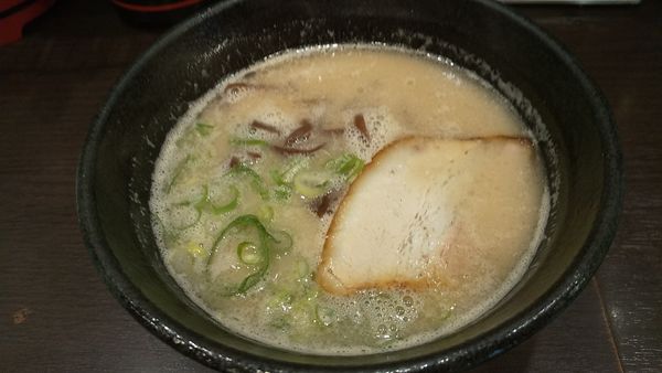 「半ラーメン（¥500）」@博多らーめん 濱田屋 北千住店の写真