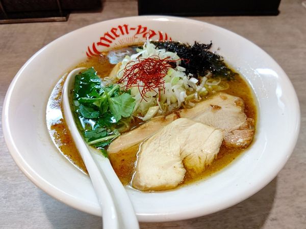 「さば塩らーめん(並盛・150g)850円→500円」@らーめん酒場 福籠 通町店の写真