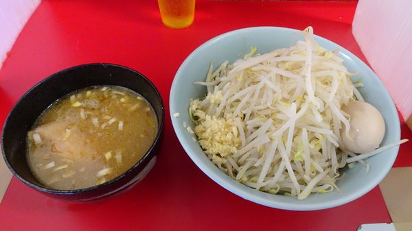 「つけめん（850円）＋味玉子（100円）野菜増しニンニク」@ラーメン二郎 新宿歌舞伎町店の写真