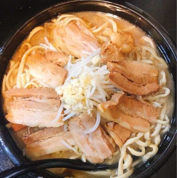 「ラーメン大　豚ダブル」@自家製太麺 ドカ盛 マッチョ 三ノ宮店の写真