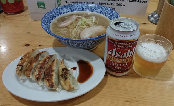 「長州らー麺＋ギョーザ(5個)＋発泡酒アサヒ本生(赤)」@長州ラーメン 万龍軒 富士見店の写真