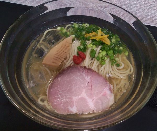 「【季節限定】アゴだし冷やしめん　９００円」@自家製麺SHINの写真