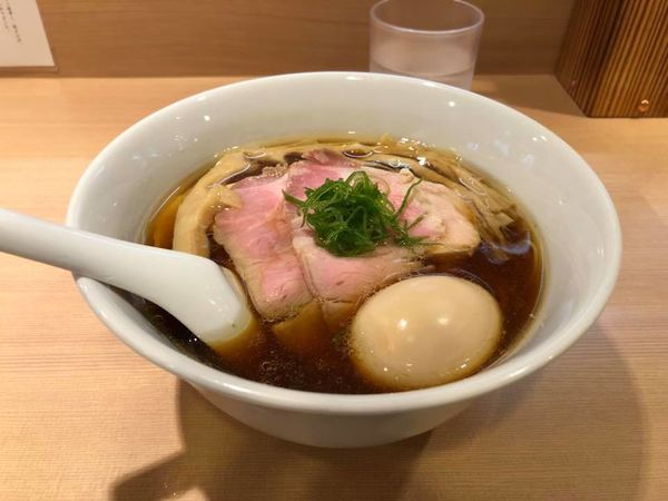 「特製醤油らぁ麺」@らぁ麺 はやし田 新宿本店の写真
