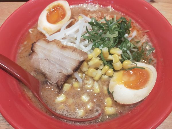 「辛味噌ラーメン」@らーめん味味 三ノ輪店の写真