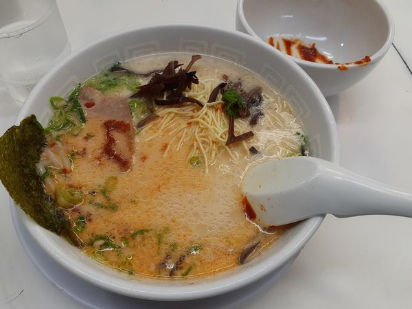 「辛とんこつ、替玉」@博多天神 渋谷南口店の写真