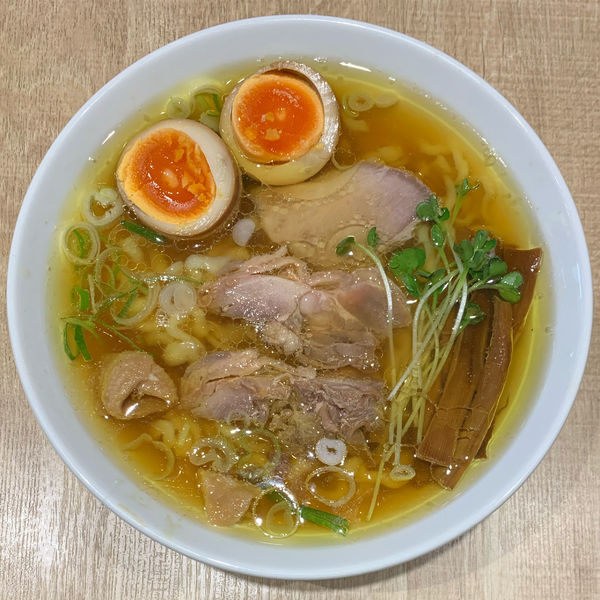 「親鶏中華そば（中太麺） 自家製煮卵）」@手打 親鶏中華そば 綾川の写真