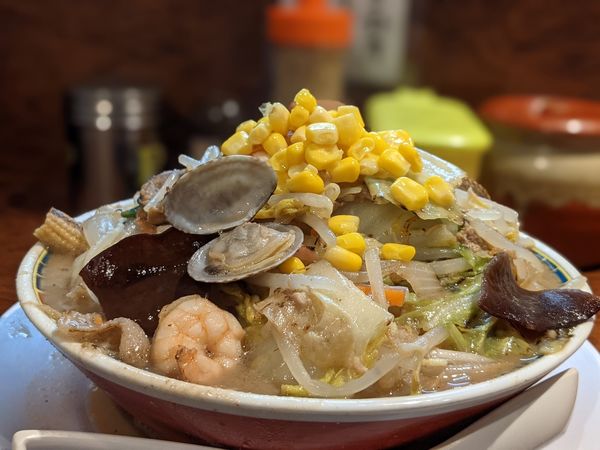 「限定海鮮ちゃんぽん」@博多とんこつ 天神旗の写真