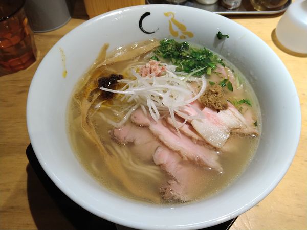 「煮豚塩そば¥1,300」@SOBAHOUSE 金色不如帰 新宿御苑本店の写真