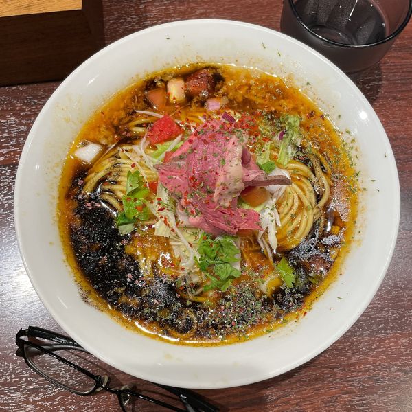 「spicy curry 牛骨ラーメン」@牛骨らーめん 牛王の写真