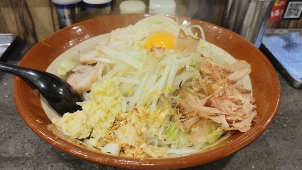 「大・麺マシ・汁なし（ショウガマシマシアブラアレ）￥１０８０」@豚山 五反田店の写真