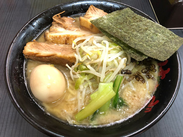 「特製らーめん　800円」@ホープ背油らーめん はやぶさの写真