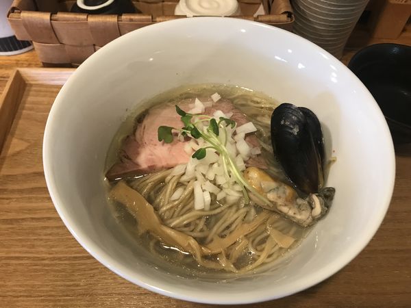 「地鶏と牡蠣とムール貝の潮そば」@中華蕎麦 はざまの写真