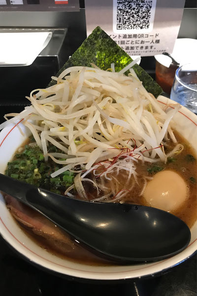 「限定豚骨醤油マー油」@SHOWTIME-Ramen-の写真