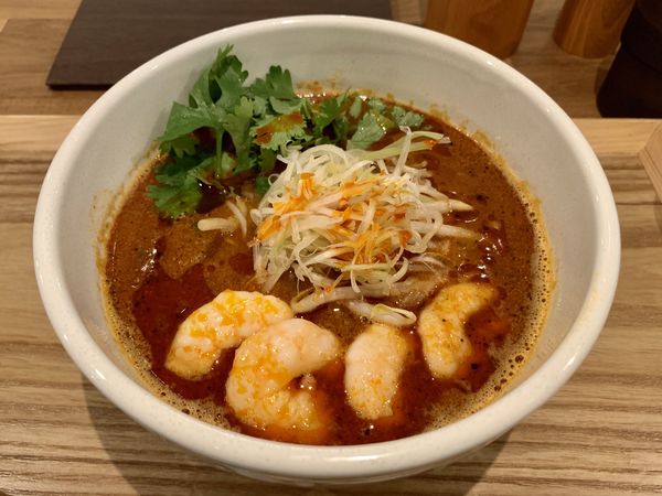 「トムヤムクン坦々麺1300円」@茶麺房 貴勇 丸の内店の写真
