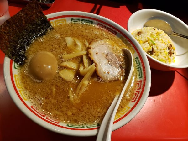 「Aセット 半チャーハンとラーメン」@麻布ラーメン 本店の写真