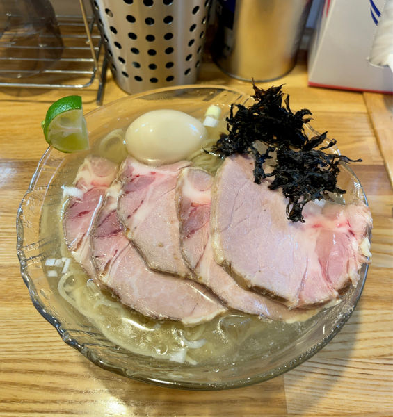 「冷やし+チャーシュー増し+味玉（1250円）」@麺や 一想の写真