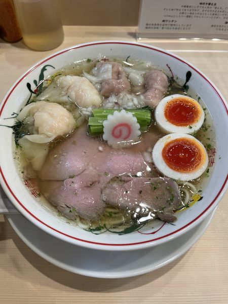 「全部入りワンタン麺　山椒」@つけめん金龍の写真