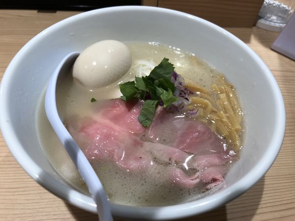 「味玉中華そば塩」@貝出汁中華そば くらむの写真