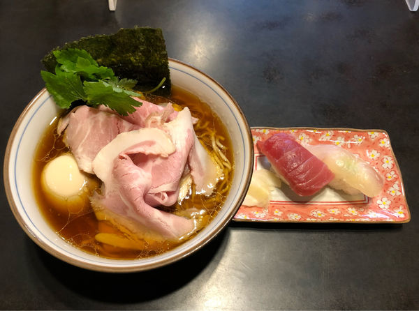 「特製四つ葉そば +本日のにぎり」@中華そば 四つ葉の写真