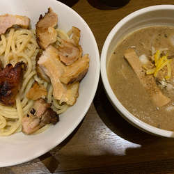 麺garage 肉ヲ見ル