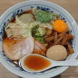 味玉ラーメン(秋刀魚節香油)＋ワンタン３個