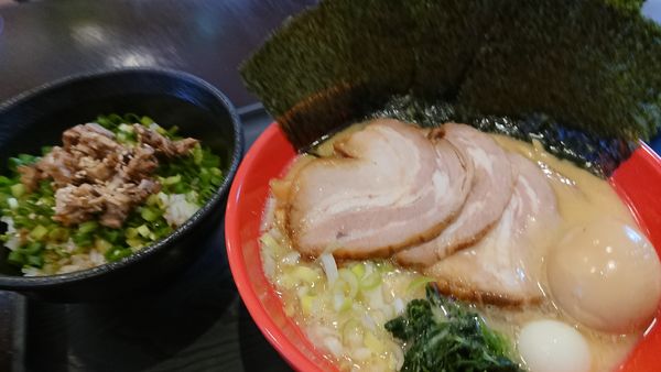 「MAXラーメン」@横浜家系ラーメン 坂戸家の写真