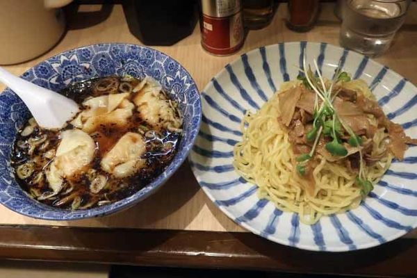 「つけ麺　650円にワンタントッピング　100円X2」@肉厚わんたん麺と手作り焼売 ら麺亭 浅草支店の写真