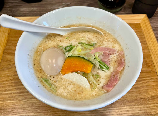 「禅そば＋味玉（ランチサービス）」@麺処 禅の写真