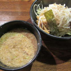 つけ麺（800円）
