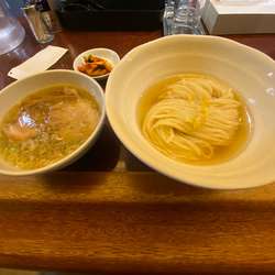 煮干し水の塩つけ麺