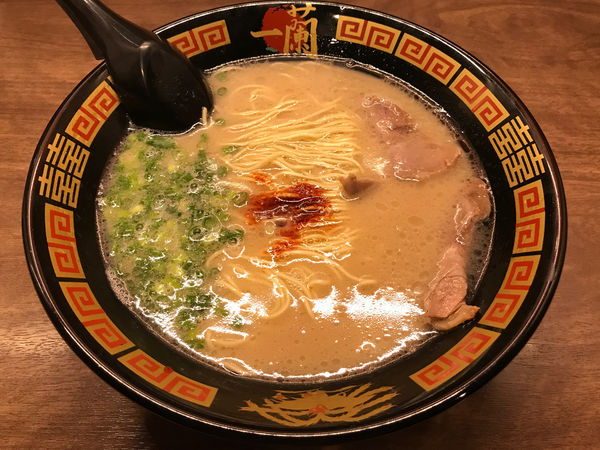 「天然とんこつラーメン　980円」@一蘭 心斎橋店の写真