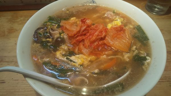 「スーパードライ・中瓶→キムチラーメン（¥550+650）」@萬龍軒の写真