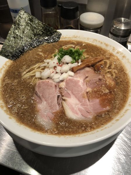 「背脂ジョニー（大盛り）＋白カレー丼」@麺屋 愛心 TOKYO 町屋店の写真