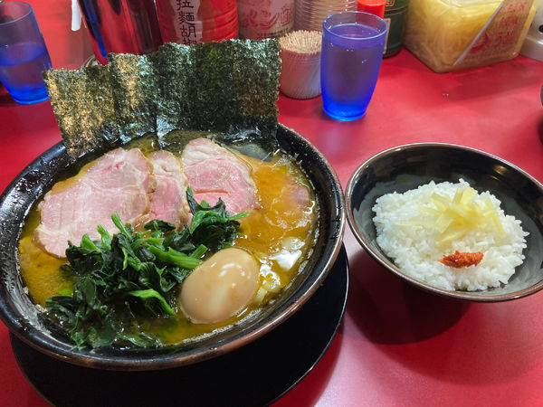 「チャーシュー麺　中盛」@家系ラーメン とらきち家の写真