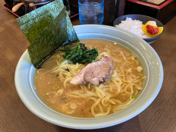 「ラーメン　中盛」@寿々㐂家の写真