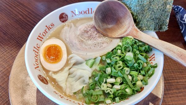 「ラーメン+ネギ」@Noodle Works -BALI-の写真
