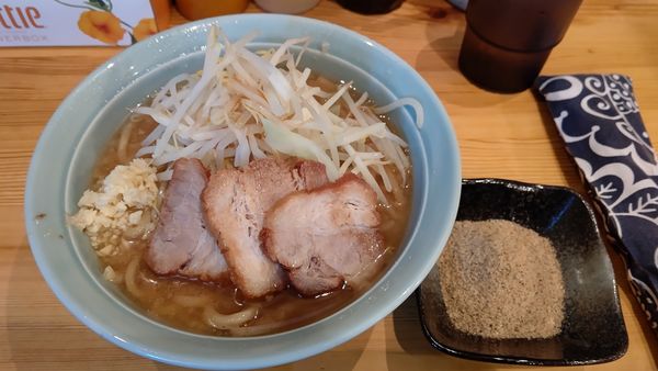 「えぼし麺+魚粉」@えぼし麺 菜良の写真