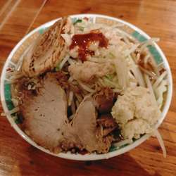 ラーメン900円＋1ドリンクサービス