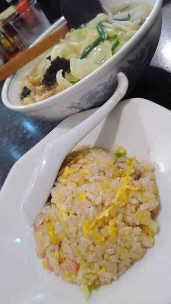「野菜タンメンと半チャーハン」@天陽の写真
