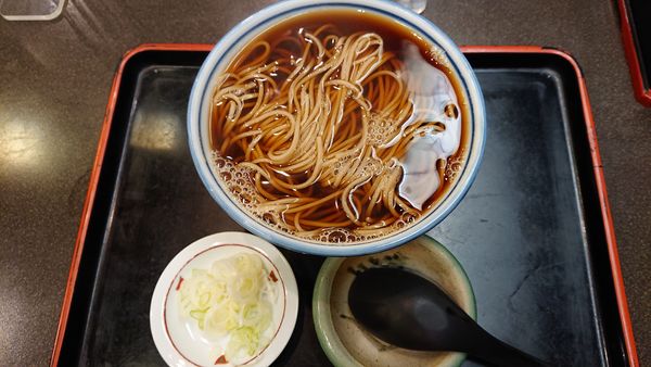 「かけそば　５５０円」@三好屋の写真