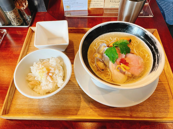 「浅利とムール貝の汐そば+ガリバタ飯」@麺処しろくろの写真