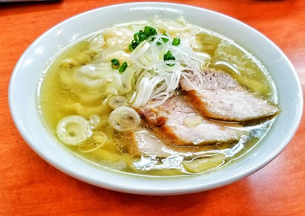 「海老ワンタンメン」@日陰の写真