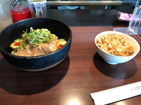 「冷やし博多ラーメン かしわめし」@博多らーめん 清水屋 姫宮店の写真