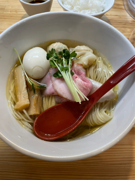 「特級中華そば　白醤油」@自家製麺 くろ松の写真