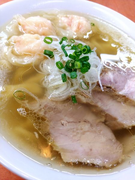 「海老ワンタンメン」@日陰の写真