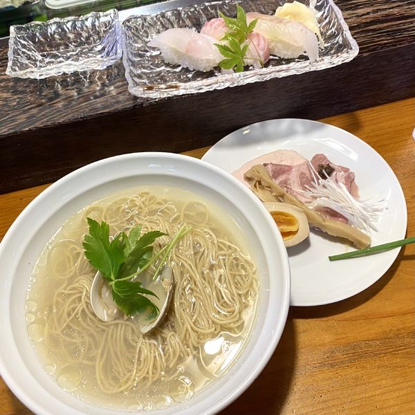 「蛤らぁーめん（塩）日替わり寿司セット」@寿司・割烹 のはらの写真