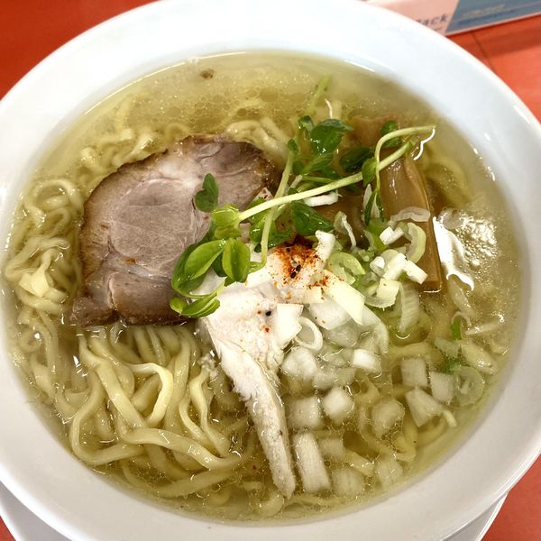 「白醤油 中華そば（中太平打）」@麺や 松辰の写真