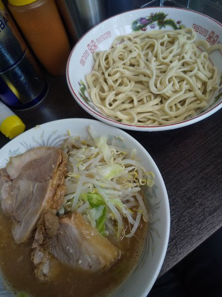 「ラーメン800円つけ麺100円(ニンニク少なめ)」@ラーメン二郎 川越店の写真
