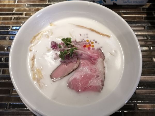 「貝白湯　　塩　　880円」@noodles kitchen GUNNERS 新丸子店の写真
