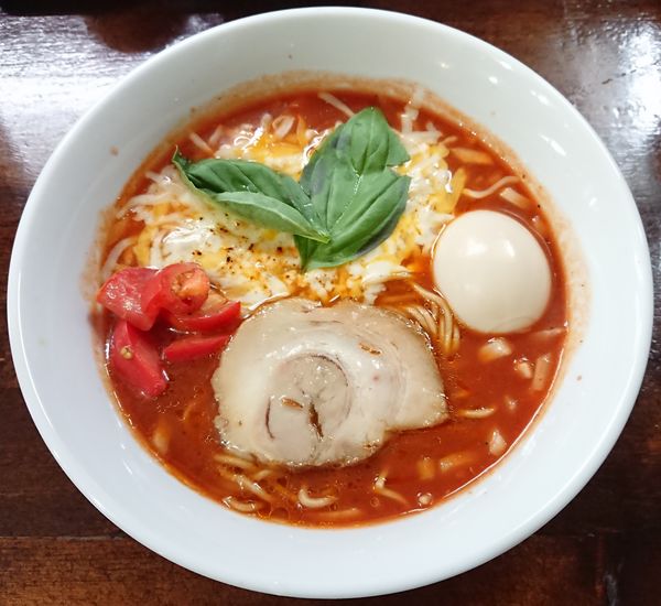 「トマトチーズラーメン＋味玉」@麺処 むら井の写真